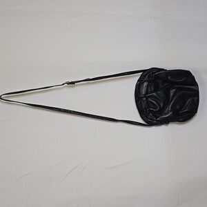 Hinged Clamshell Crossbody, Black, Adjustable Strap